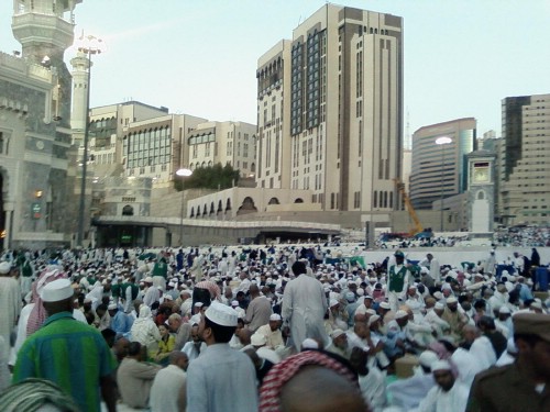 Futuur Crowds.JPG Futuur Crowds.JPG