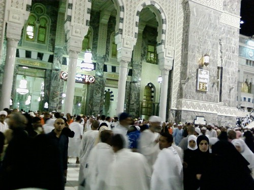 exiting taraweeh.JPG exiting taraweeh.JPG