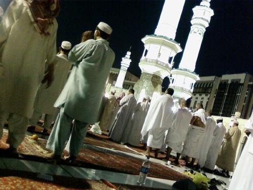 taraweeh standing.jpg taraweeh standing.jpg
